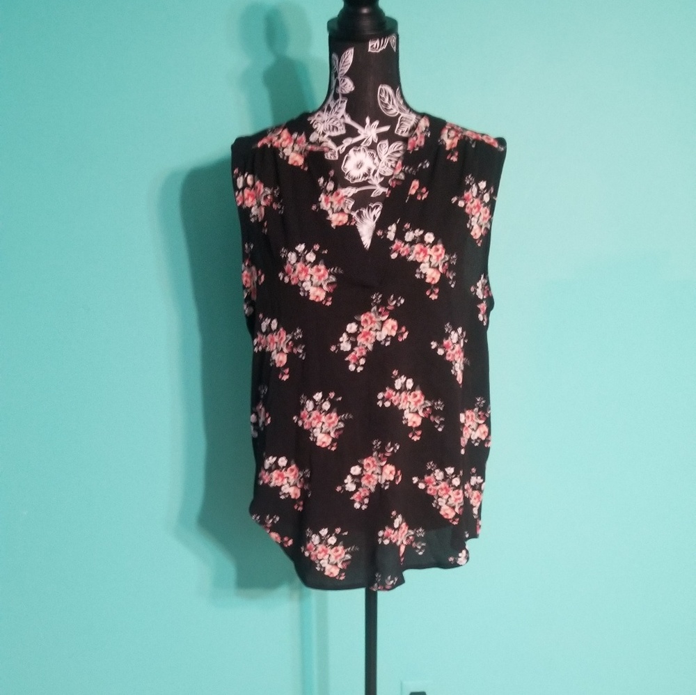 Floral Vneck Sleeveless Blouse